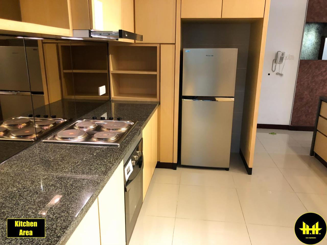 Luco Apartments @ Imperial Suites Кучінг Екстер'єр фото
