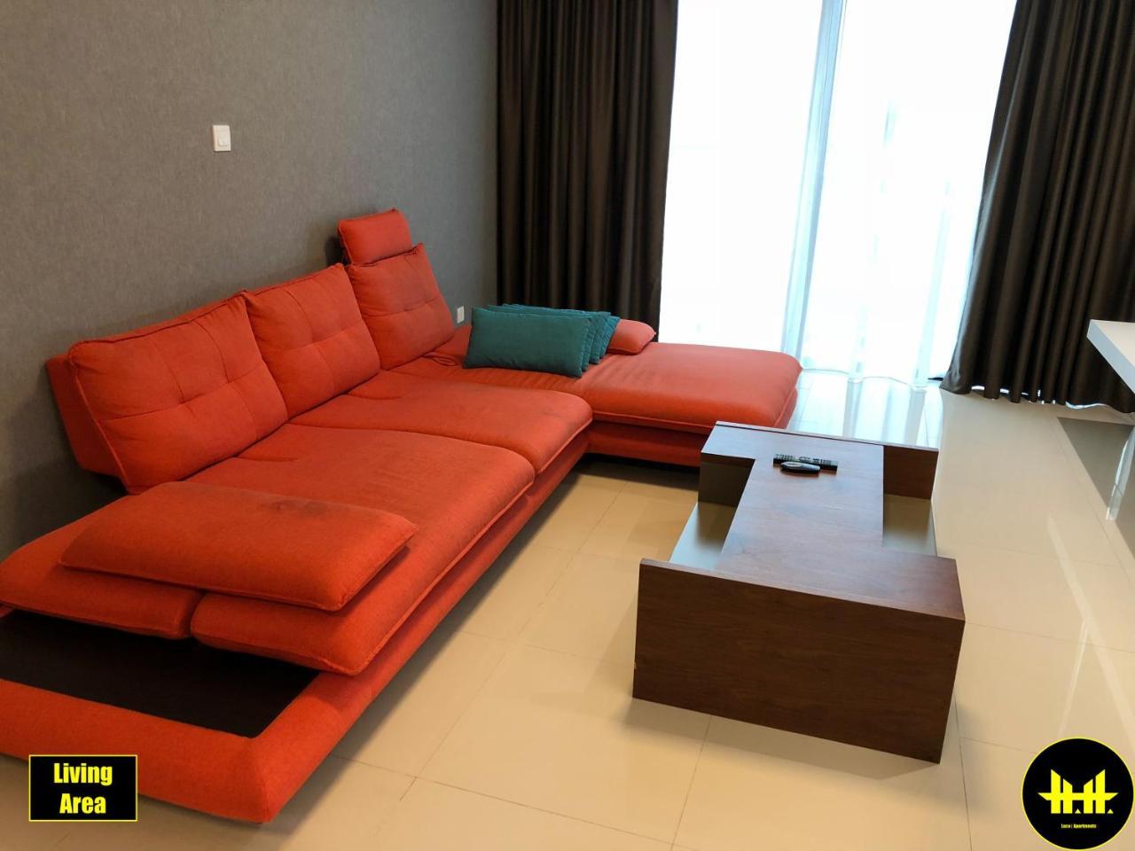 Luco Apartments @ Imperial Suites Кучінг Екстер'єр фото
