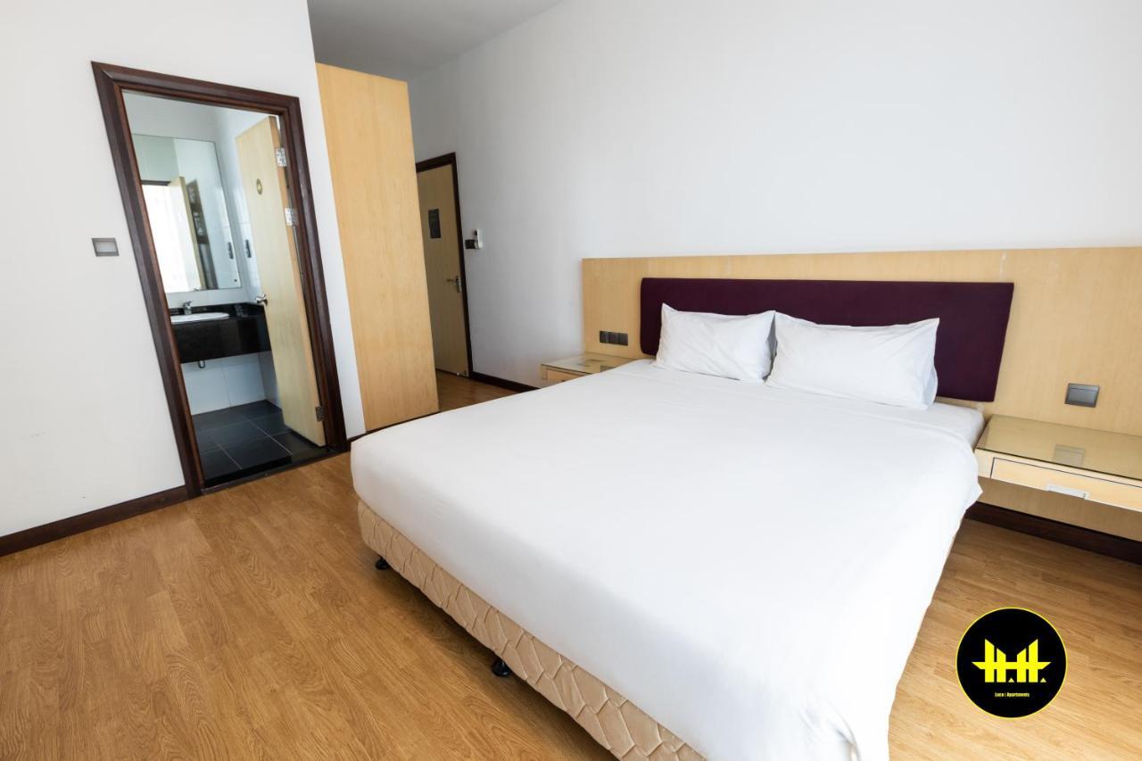 Luco Apartments @ Imperial Suites Кучінг Екстер'єр фото