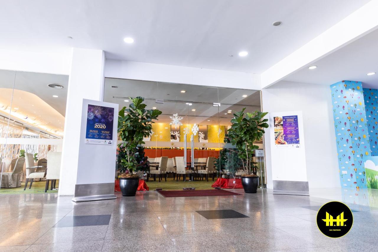 Luco Apartments @ Imperial Suites Кучінг Екстер'єр фото